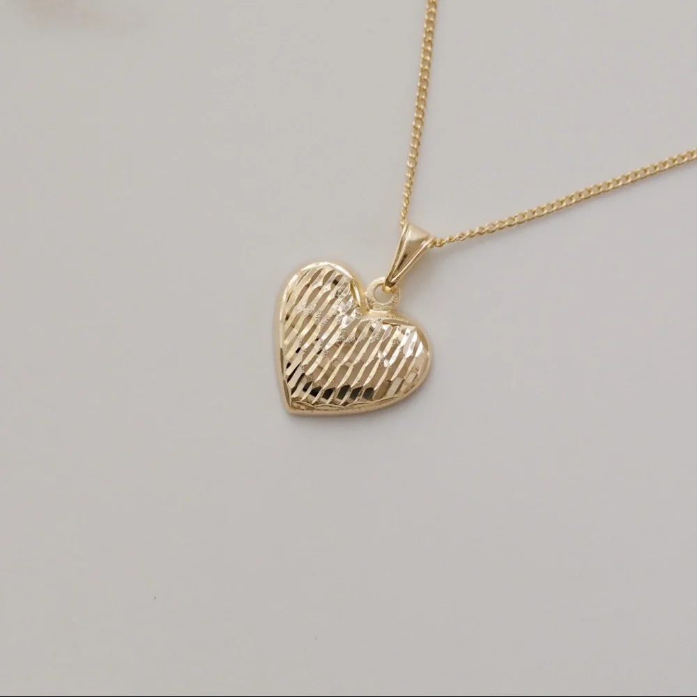 Heart Necklace | 18k Gold Filled - Picture 2 of 6